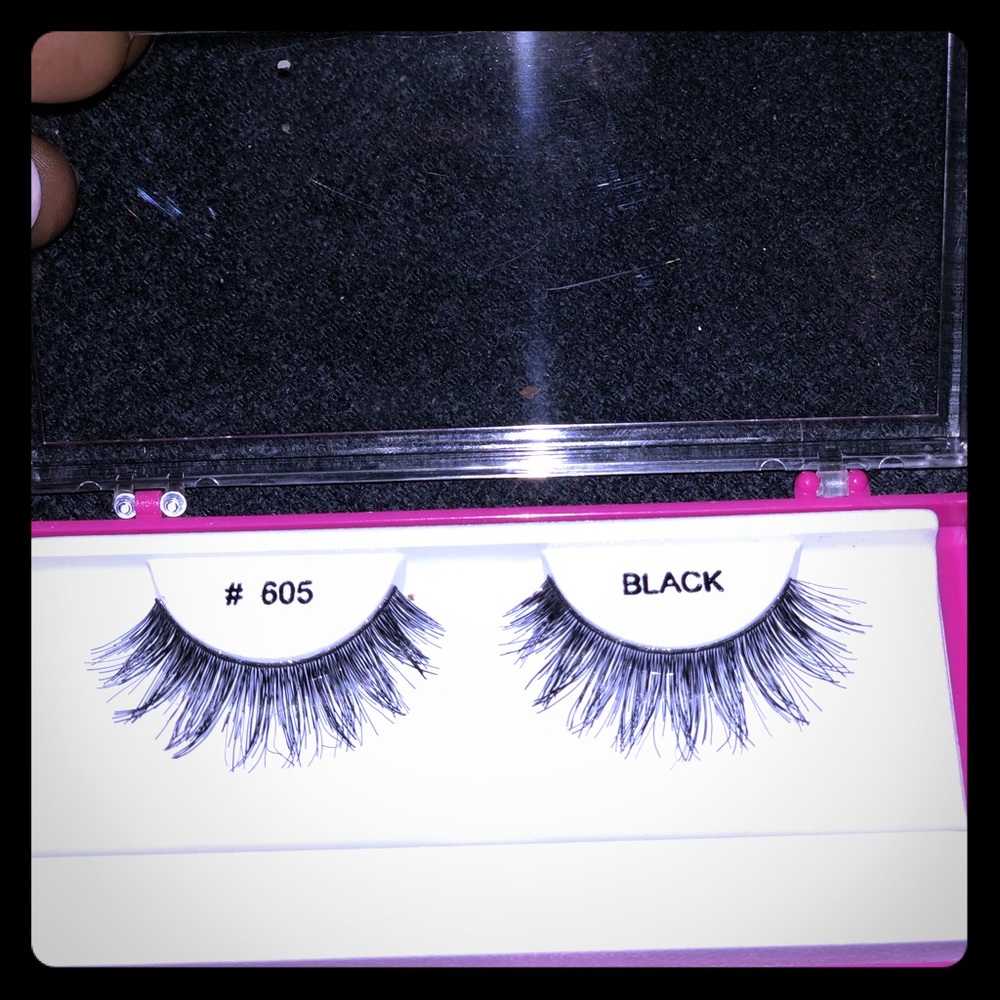 Wispy Lashes (3) pairs